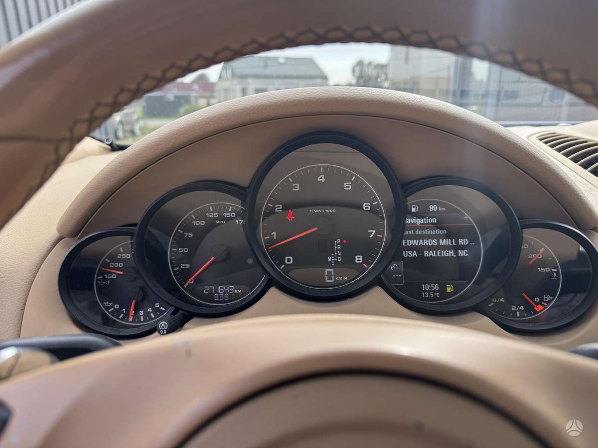 Porsche Cayenne - 7