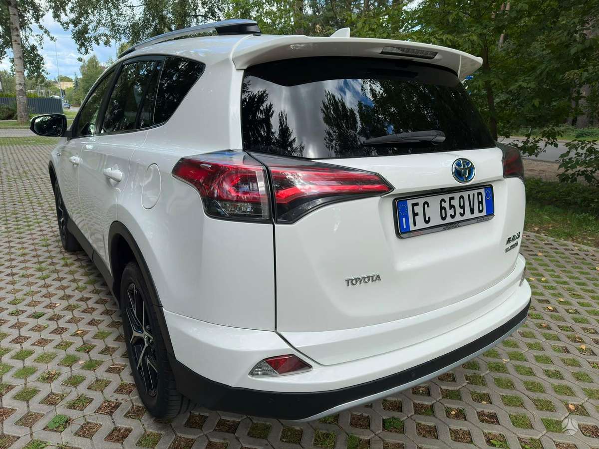 Toyota RAV4 - 6