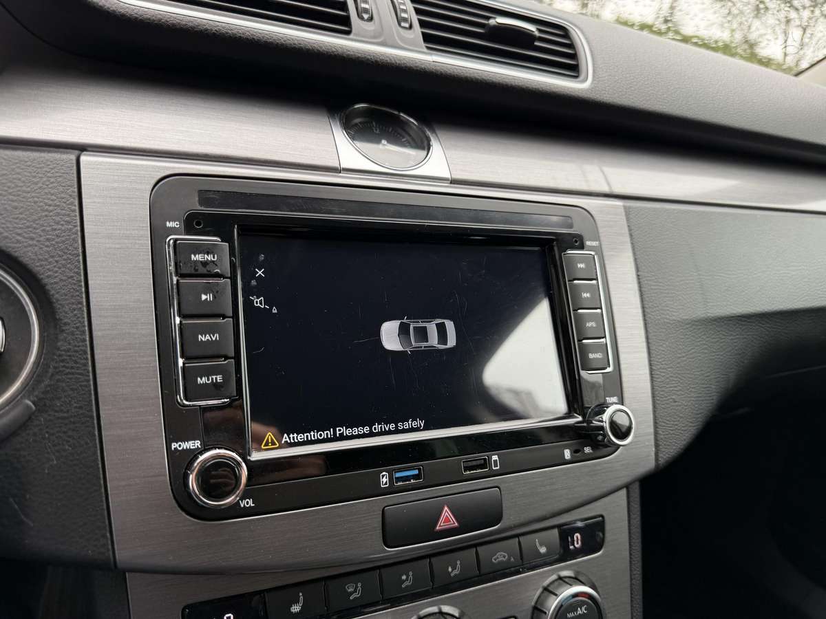 Volkswagen Passat - 12