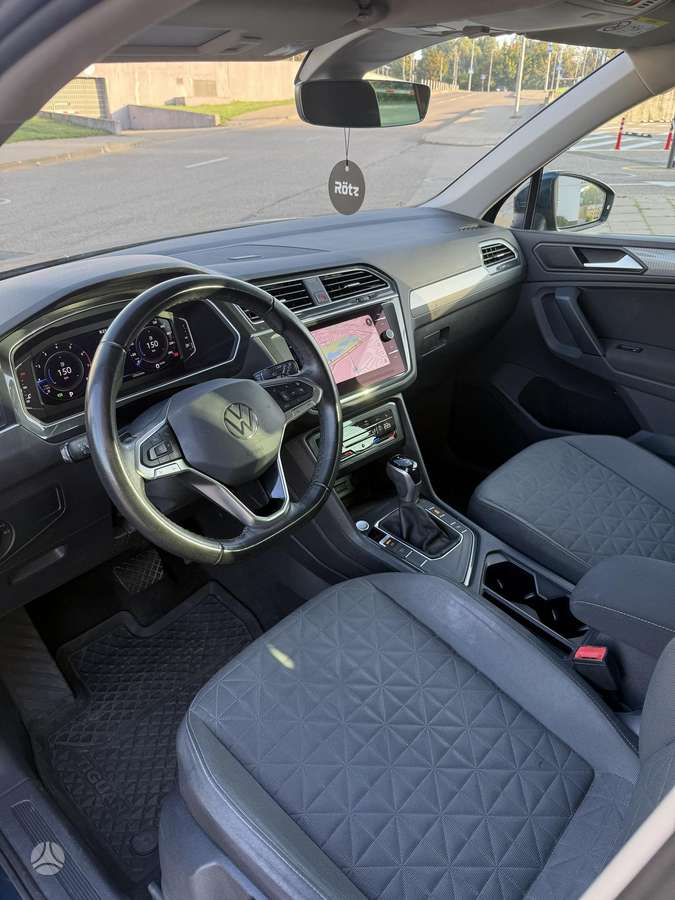 Volkswagen Tiguan - 5