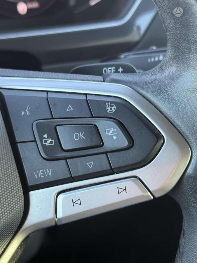 Volkswagen Tiguan - 9