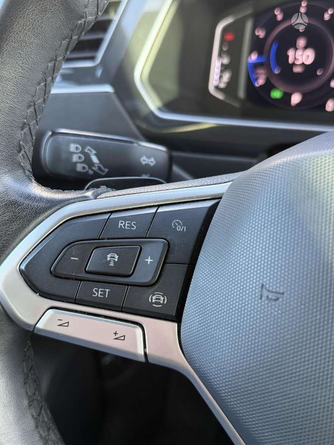 Volkswagen Tiguan - 10