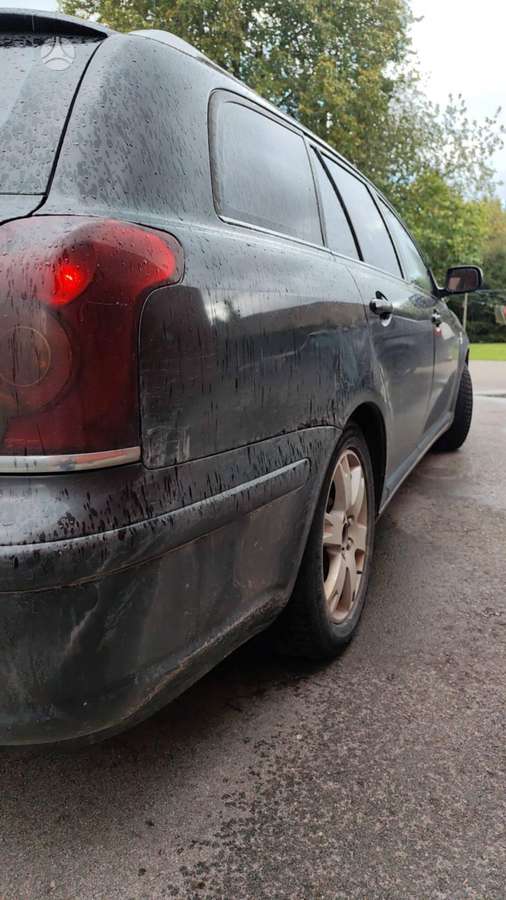 Toyota Avensis - 4