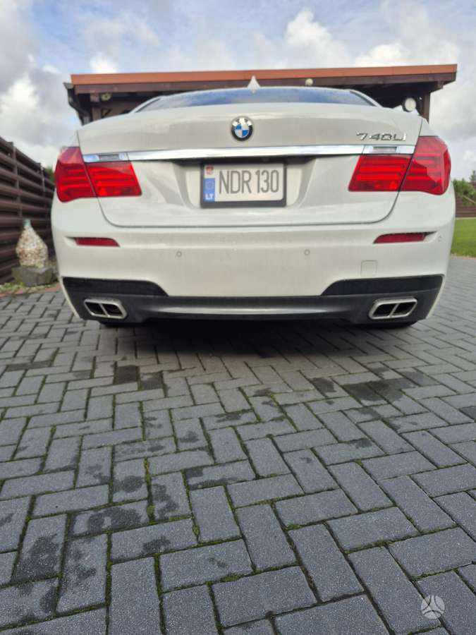 BMW 740, 3.0 l., Седан