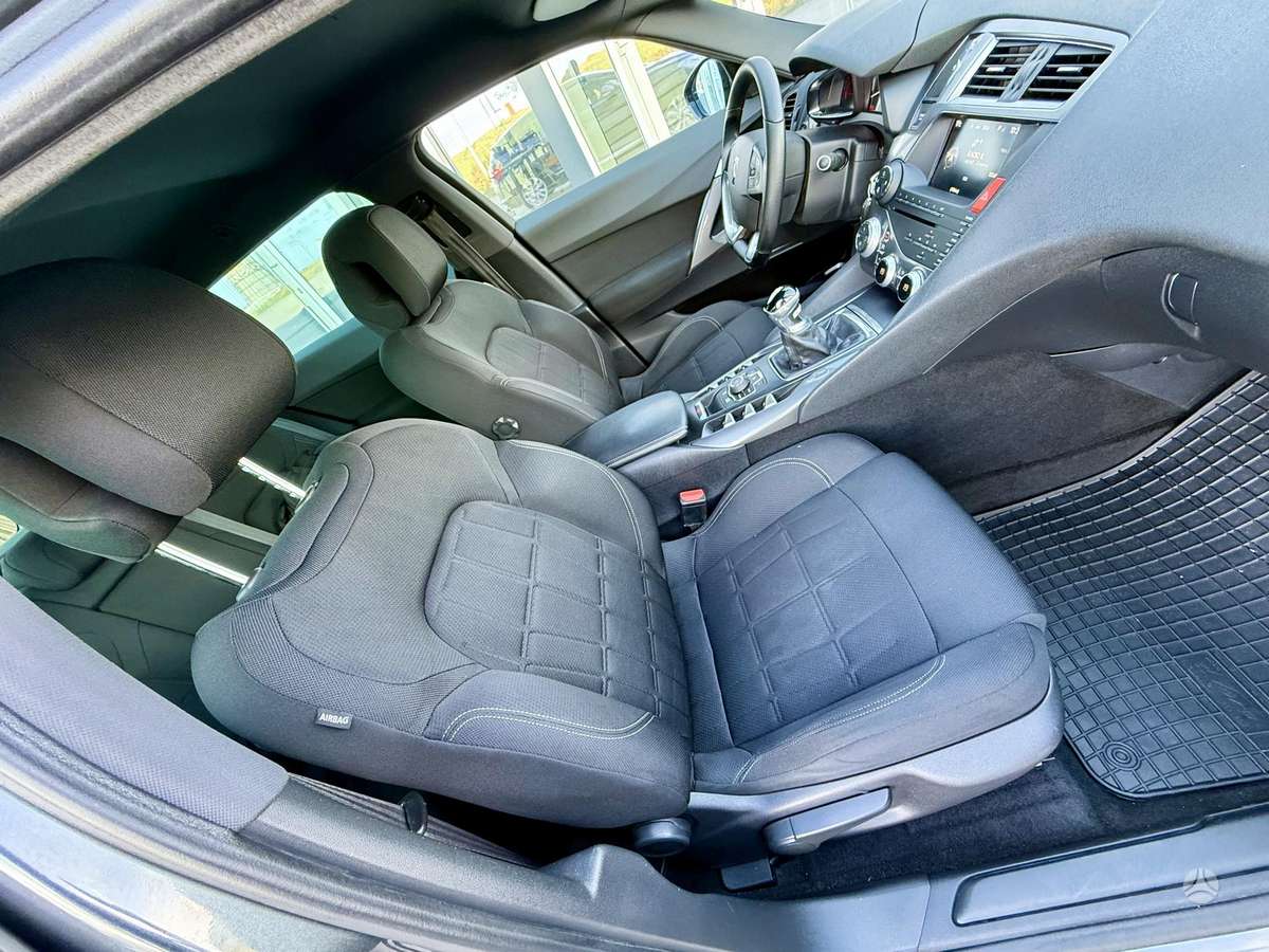 Citroen DS5, 1.6 l., Хэтчбек