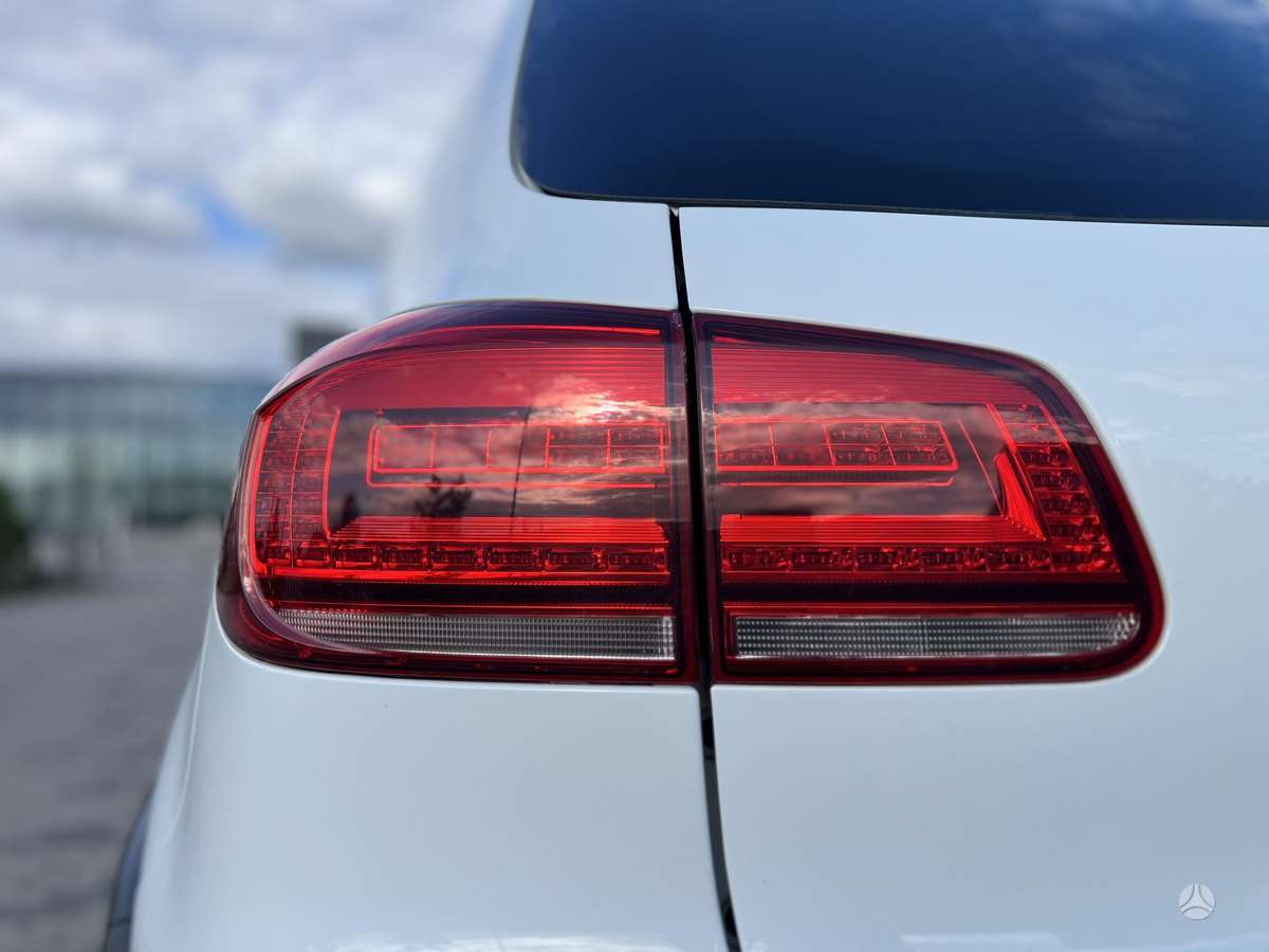 Volkswagen Tiguan - 10