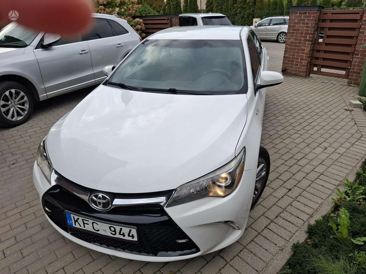 Toyota Camry - 7