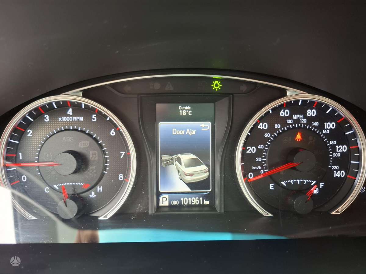 Toyota Camry - 10