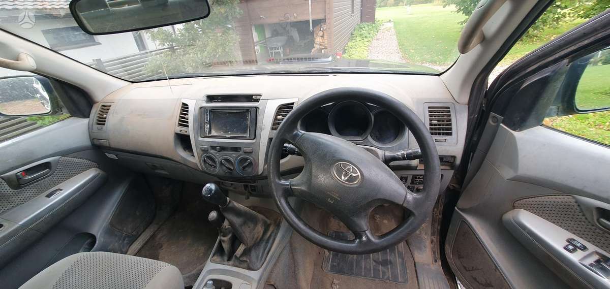 Toyota Hilux - 7