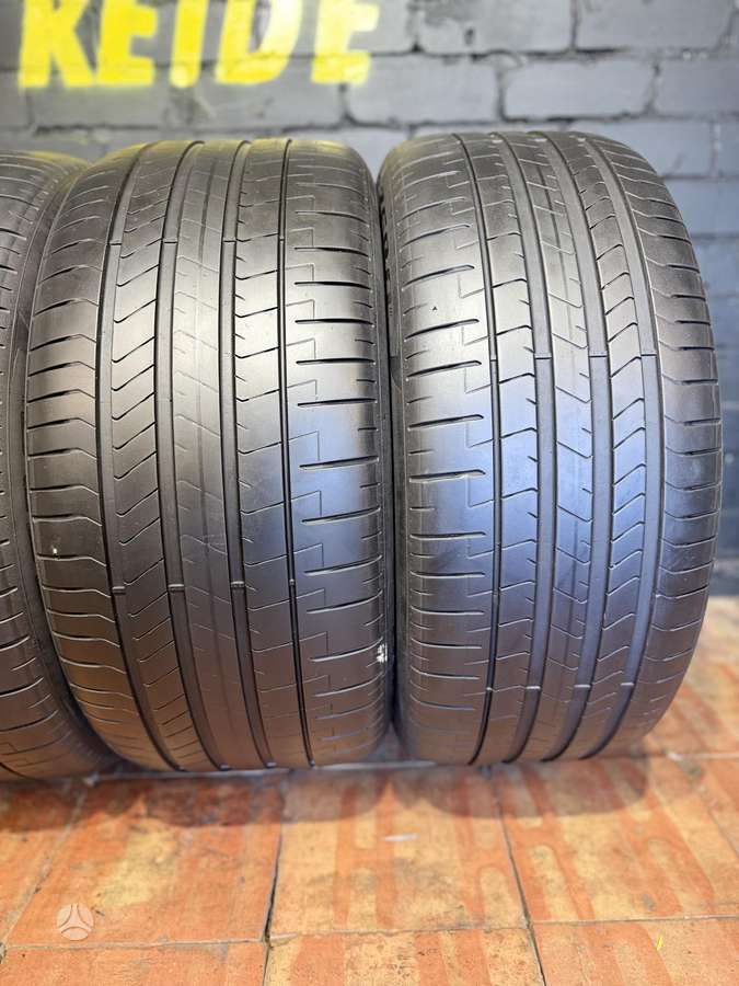 Pirelli P Zero PZ4, summer 315/35 R22