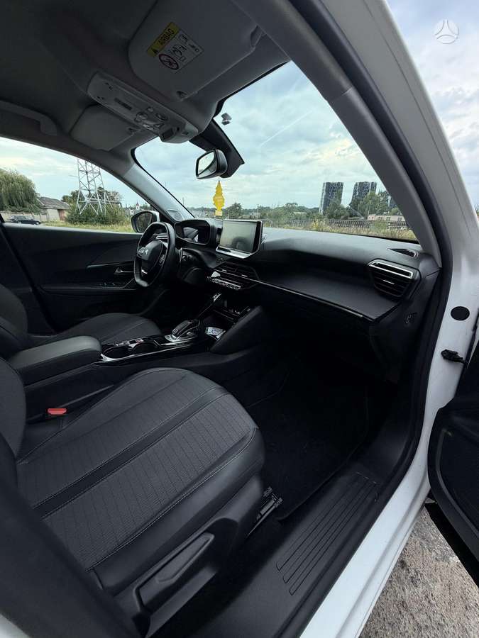 Peugeot 2008 - 9