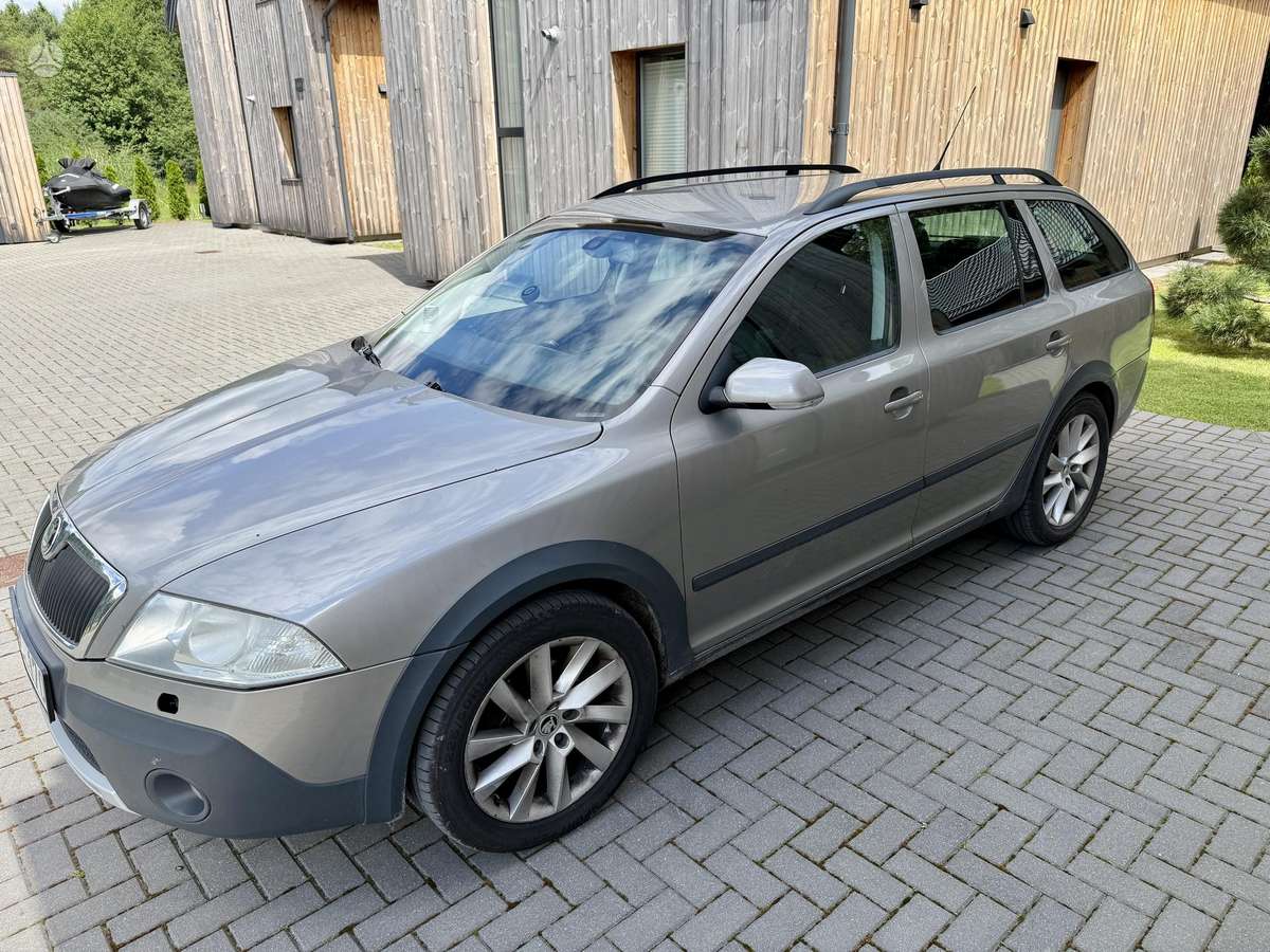 Škoda Octavia Scout - 1