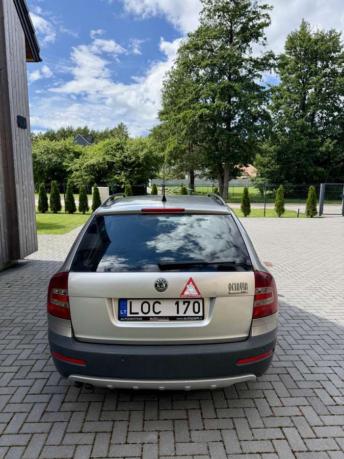 Škoda Octavia Scout - 4