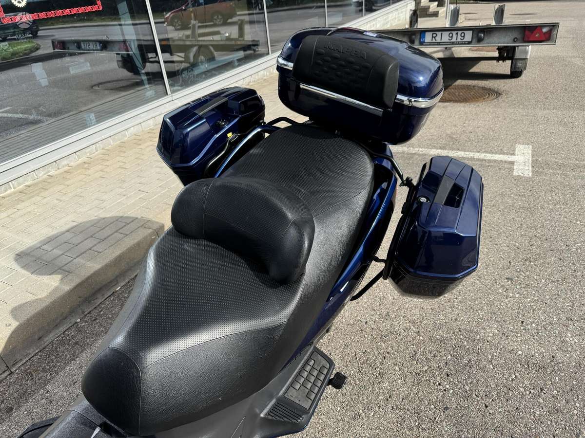 Suzuki Burgman 650cc, scooters / mopeds