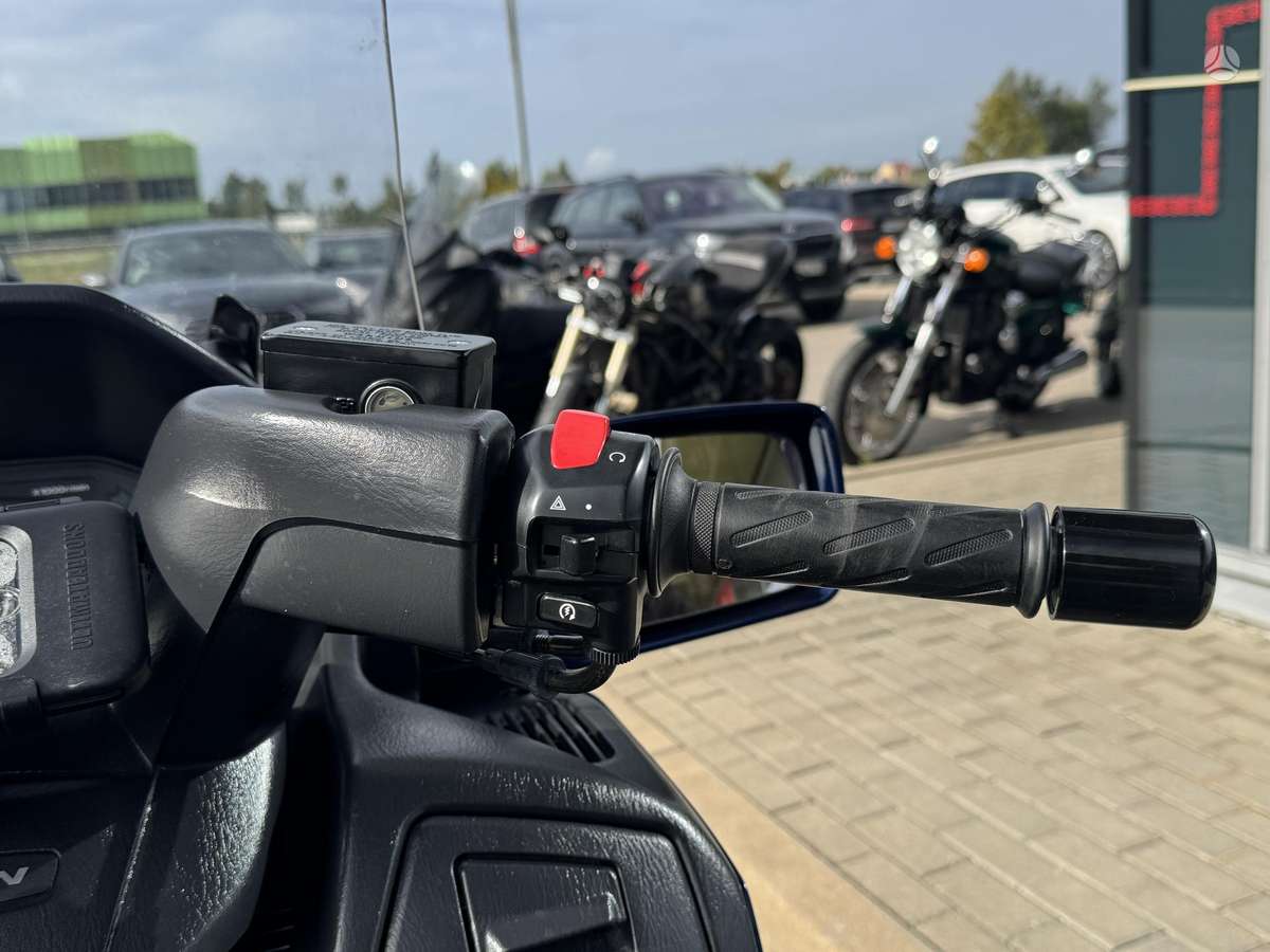 Suzuki Burgman 650cc, scooters / mopeds