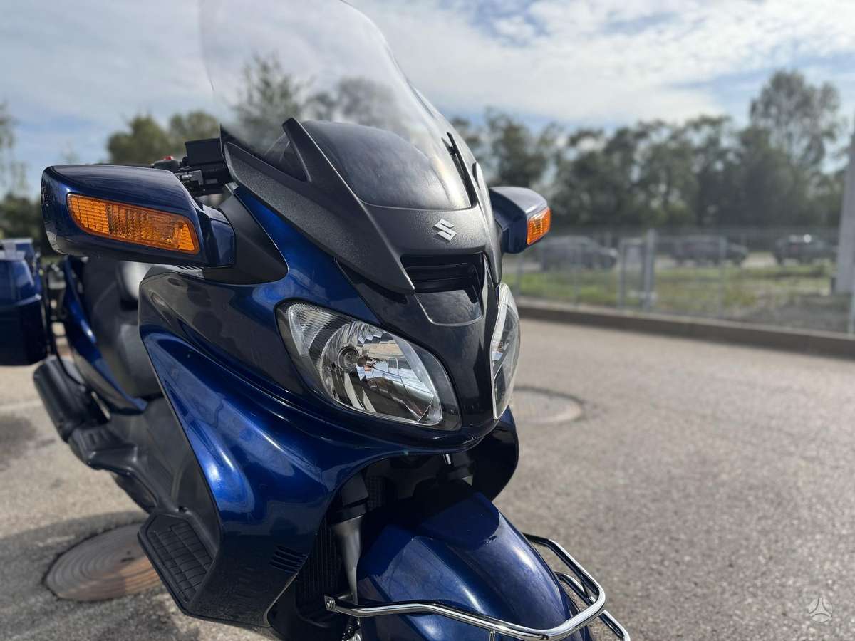 Suzuki Burgman 650cc, scooters / mopeds
