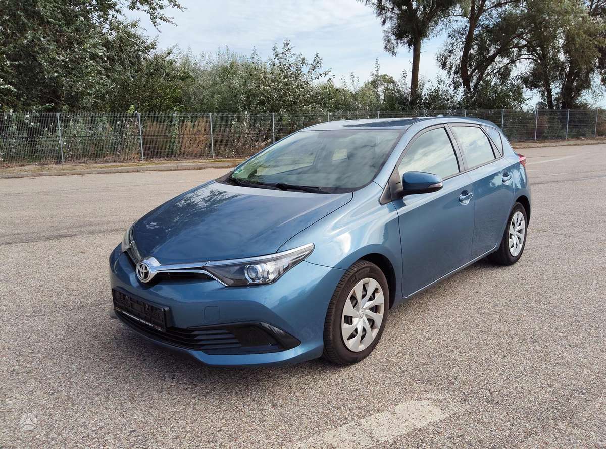 Toyota Auris - 1