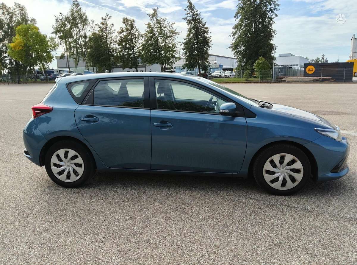Toyota Auris - 4