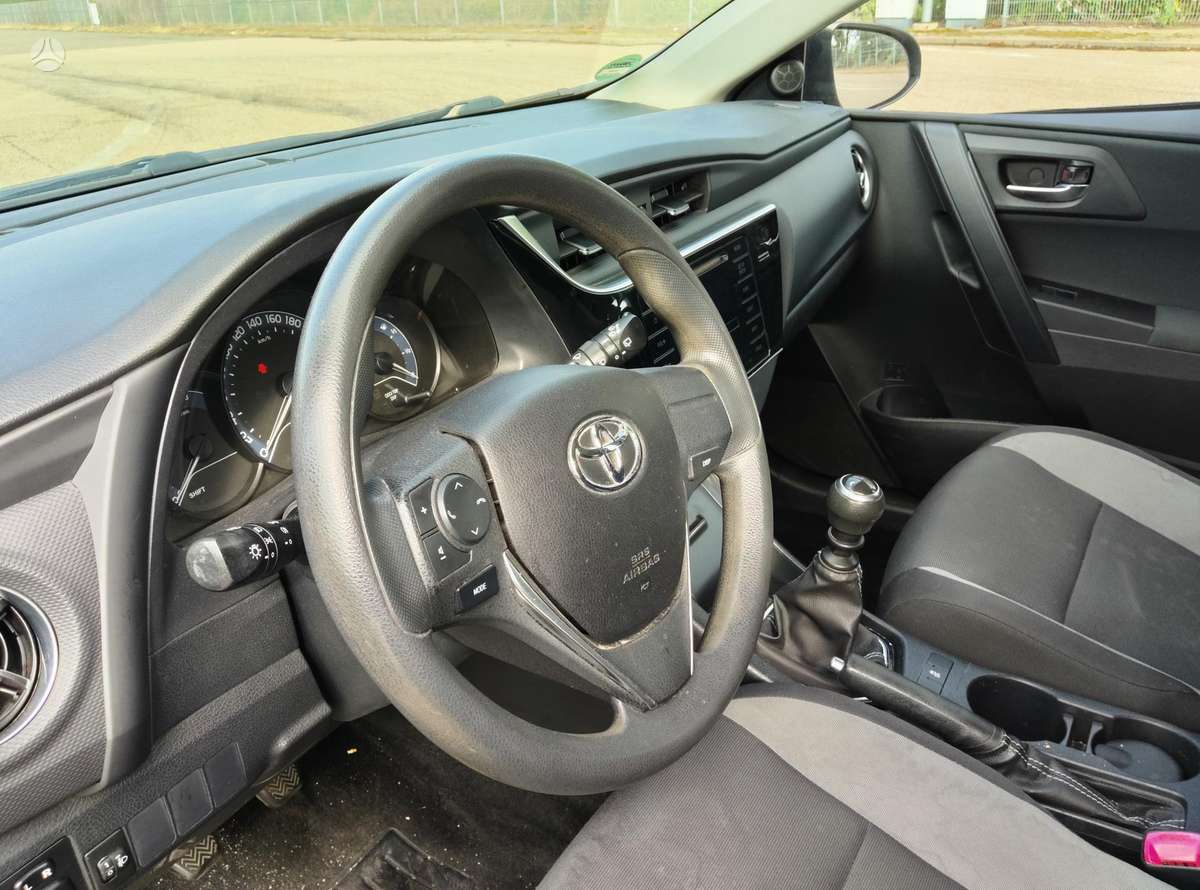 Toyota Auris - 9