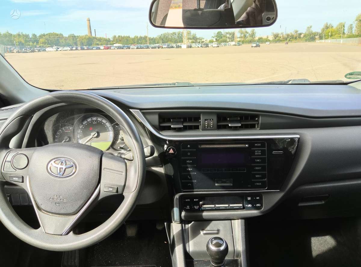 Toyota Auris - 11