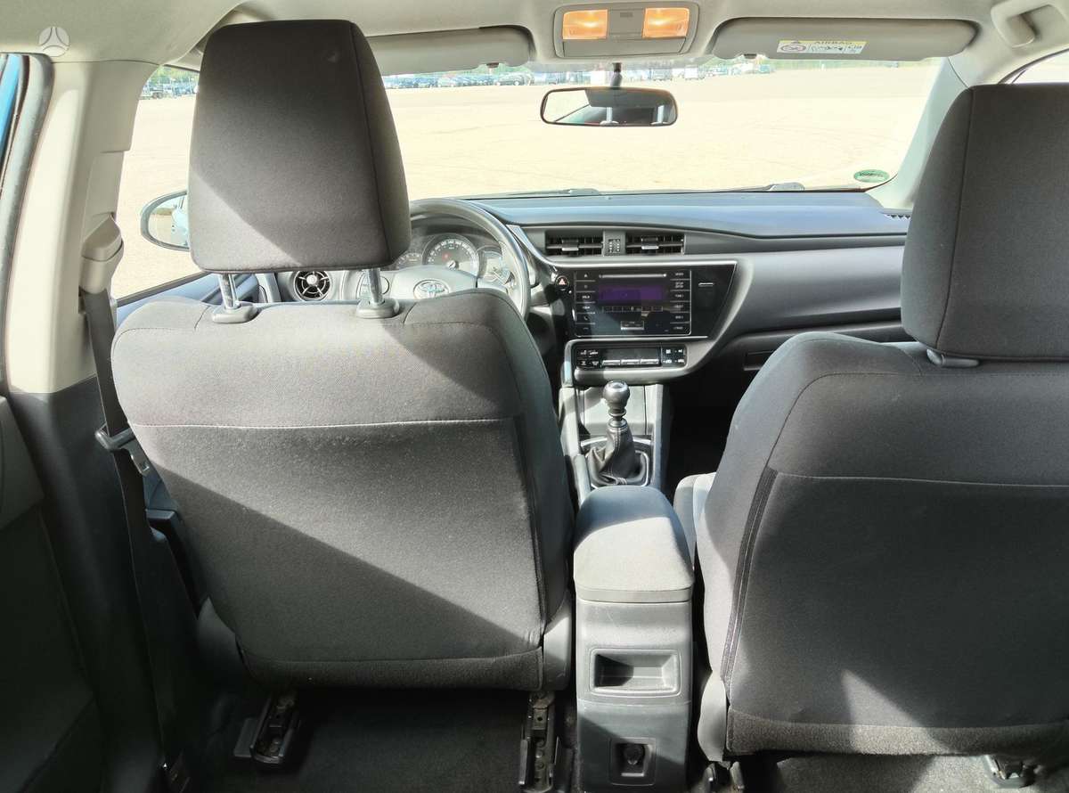 Toyota Auris, 1.3 l., Хэтчбек
