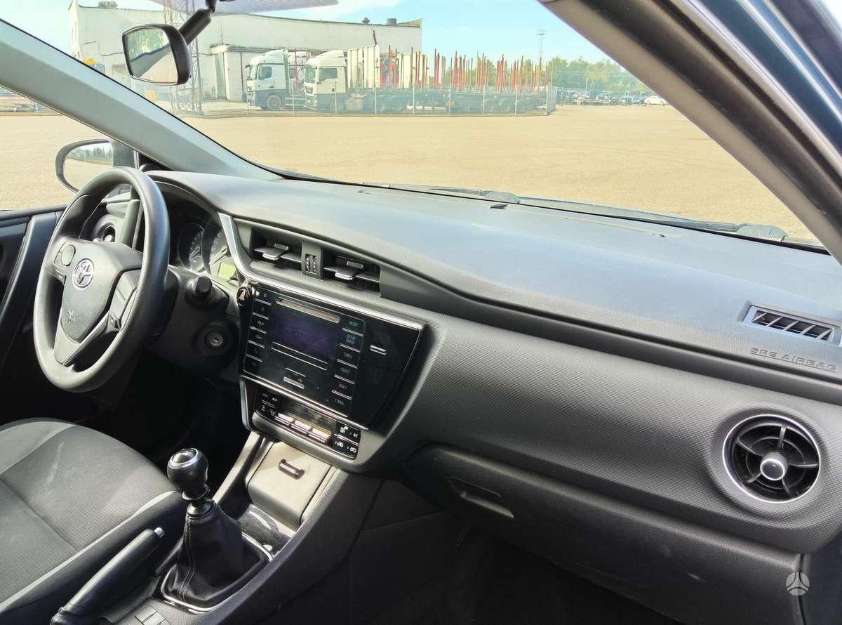 Toyota Auris, 1.3 l., Хэтчбек