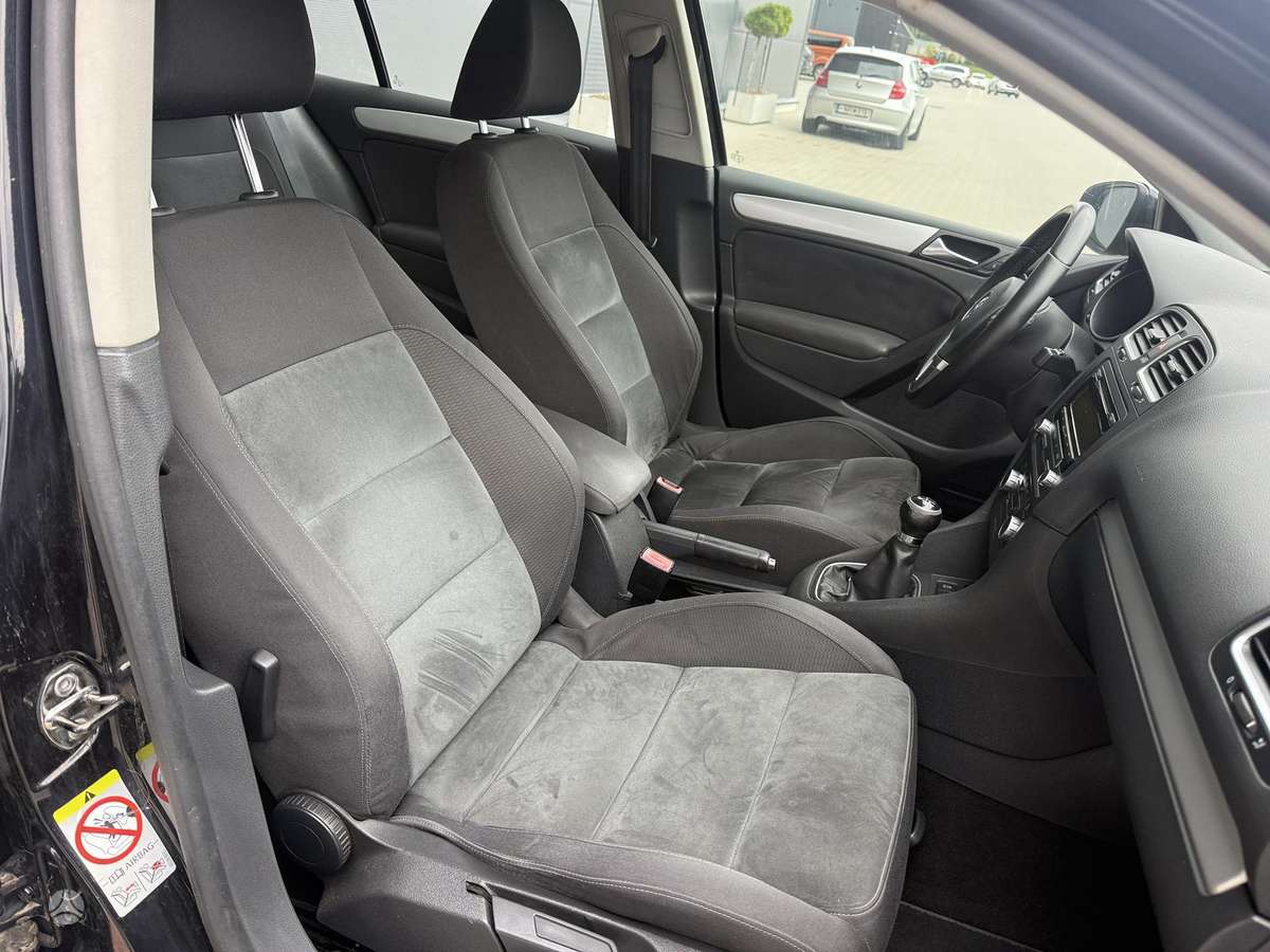 Volkswagen Golf - 11