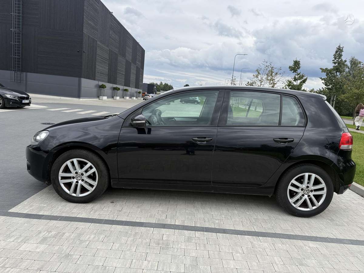 Volkswagen Golf - 8