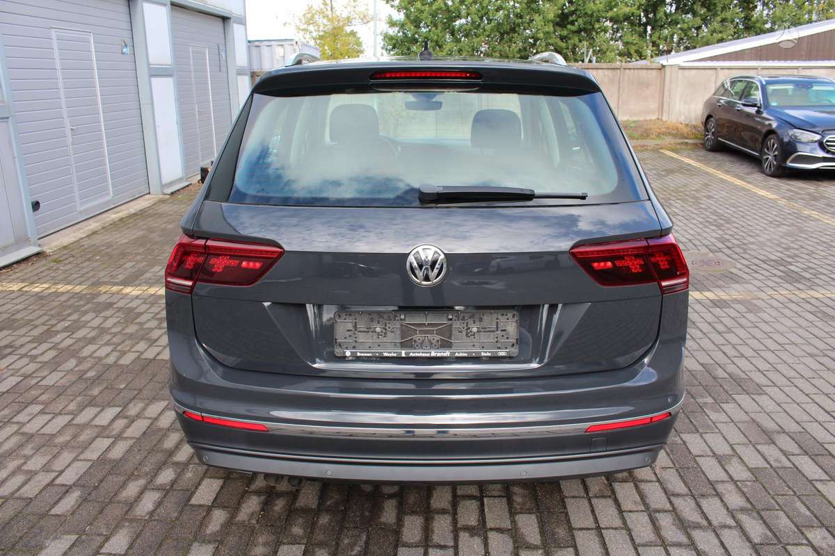 Volkswagen Tiguan - 5