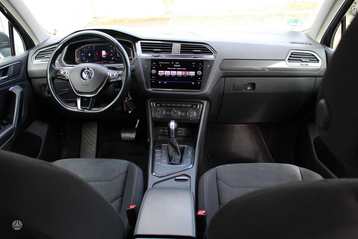 Volkswagen Tiguan - 12