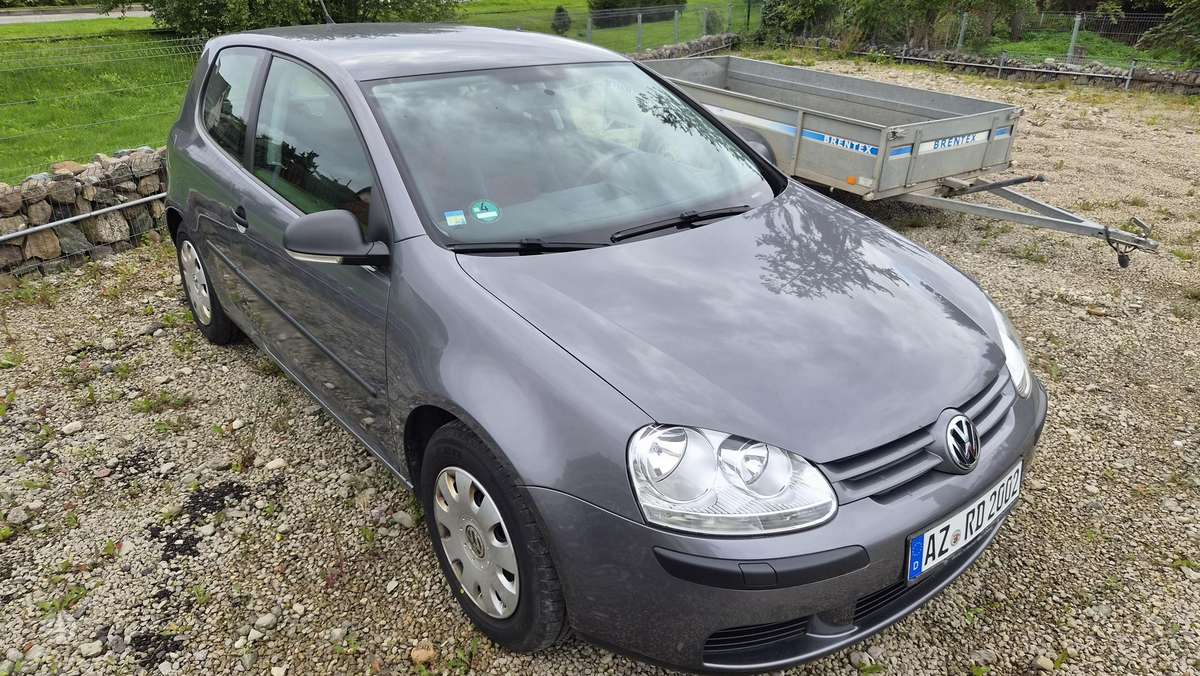 Volkswagen Golf - 1