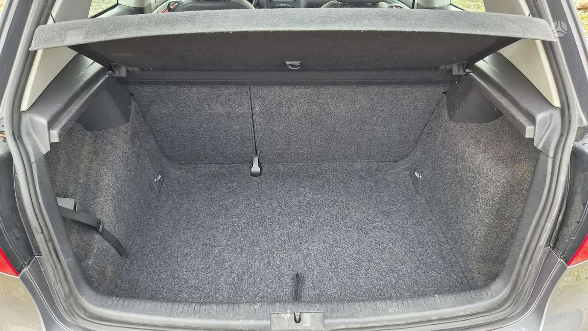 Volkswagen Golf - 9