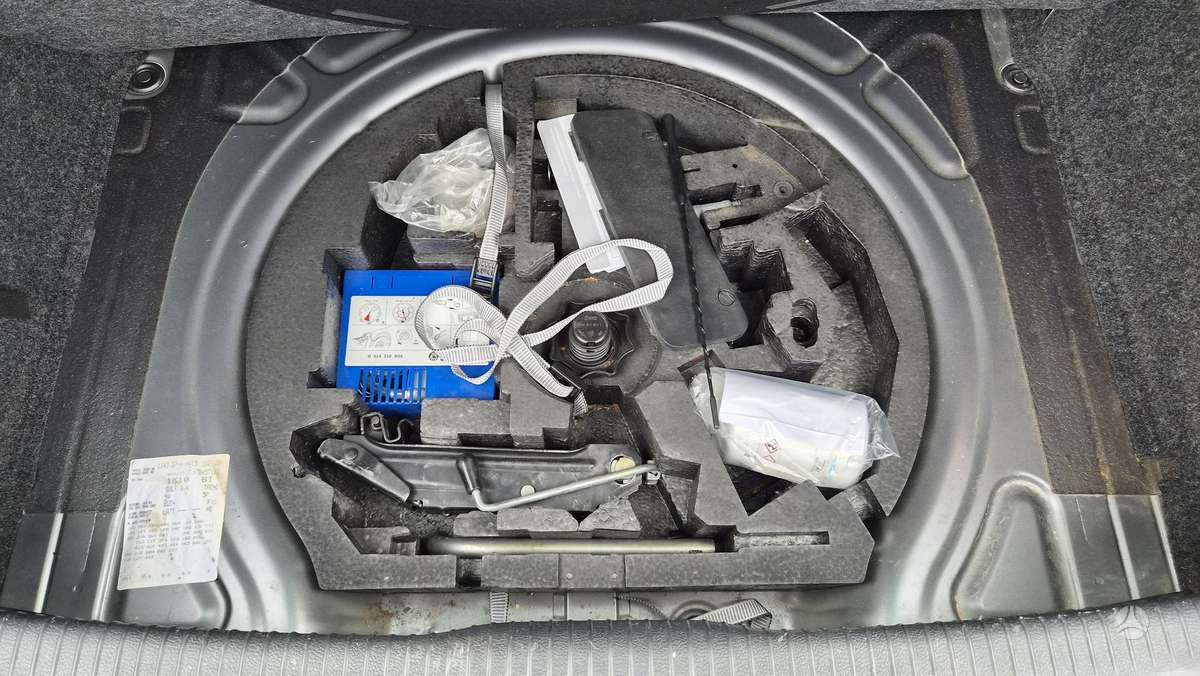 Volkswagen Golf - 10
