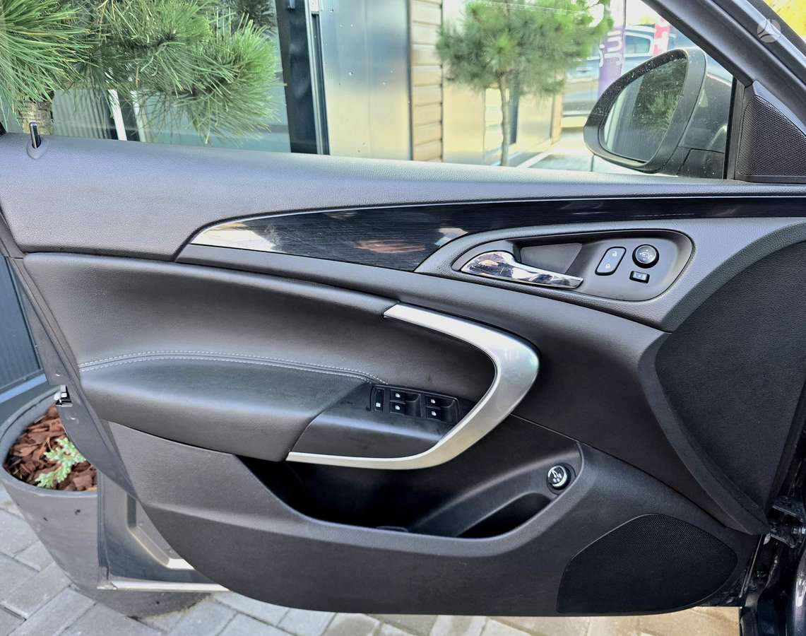 Opel Insignia 2014 — photo 33