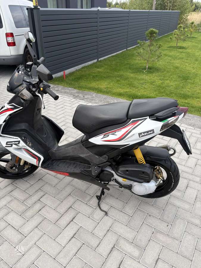 Aprilia SR 49cc, мотороллеры / мопеды