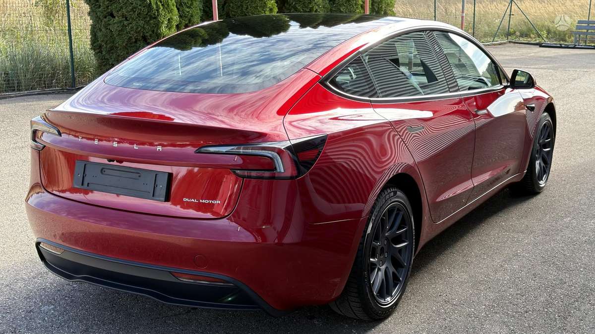 Tesla Model 3 - 5