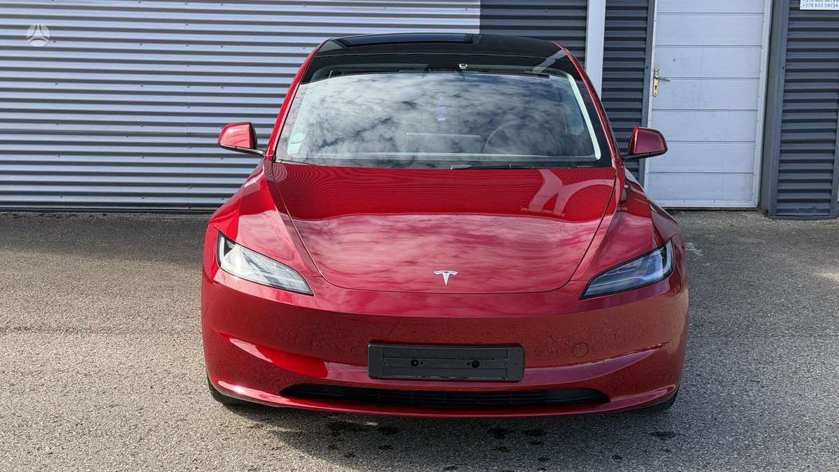 Tesla Model 3 - 10
