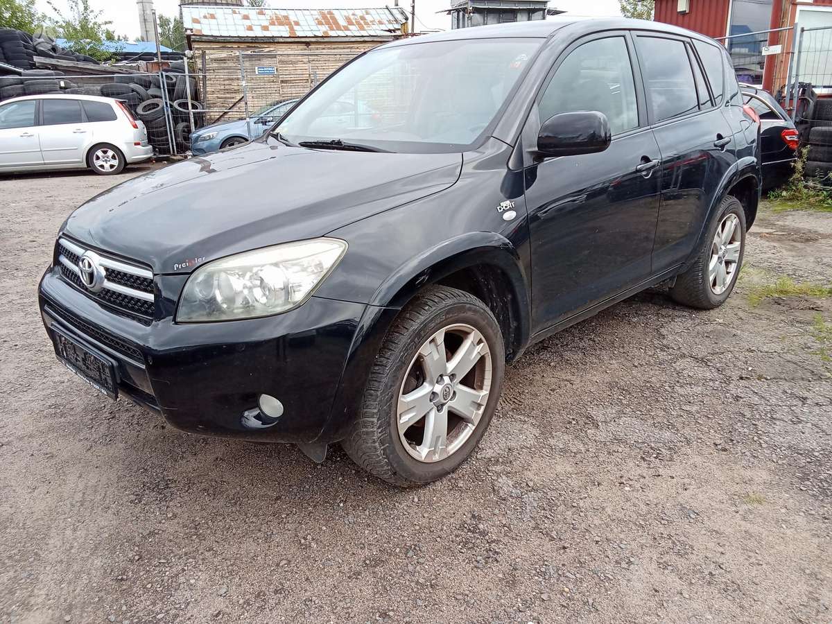 Toyota RAV4 - 1