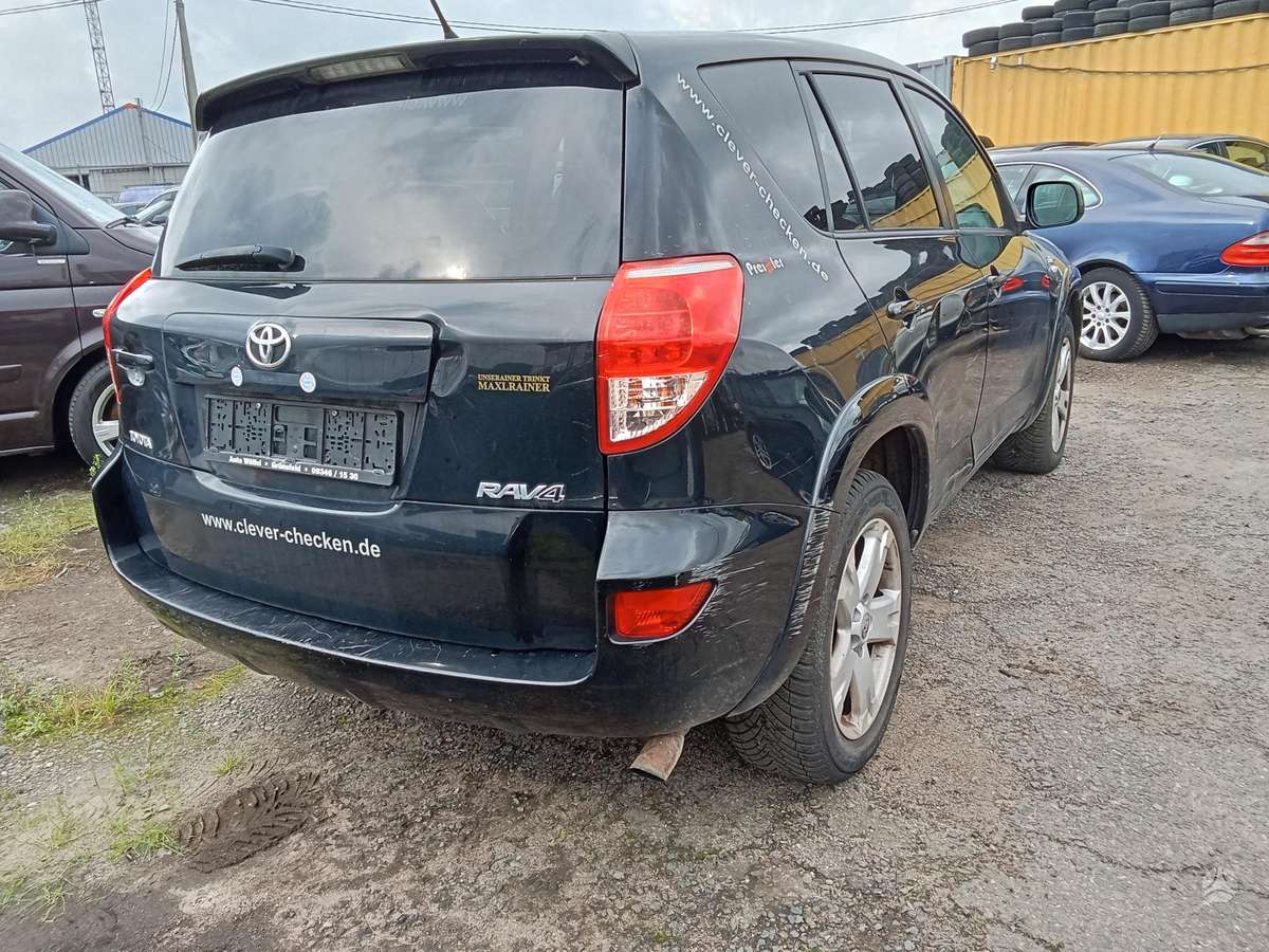 Toyota RAV4 - 4