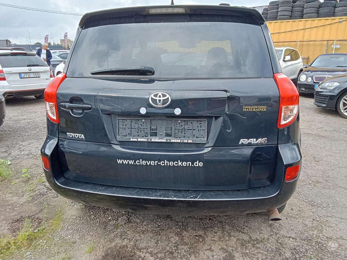 Toyota RAV4 - 5