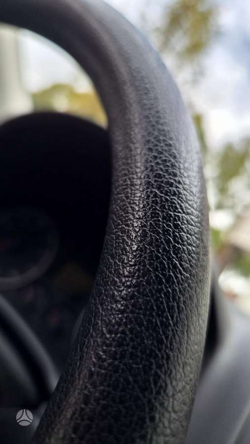 Volkswagen Golf - 8