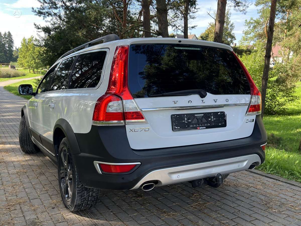 Volvo XC70, 2.4 l., wagon