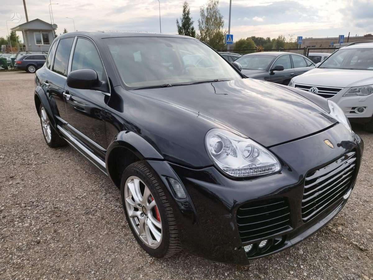 Porsche Cayenne - 2