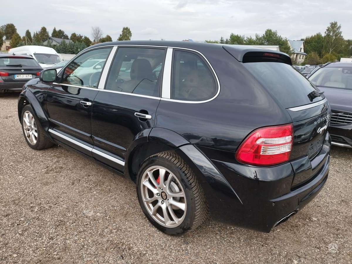 Porsche Cayenne - 6