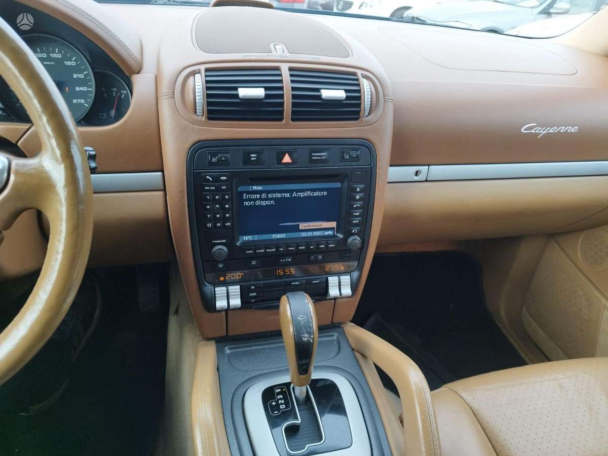 Porsche Cayenne - 10