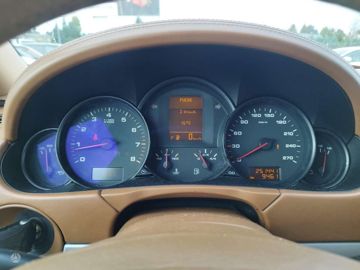 Porsche Cayenne - 12
