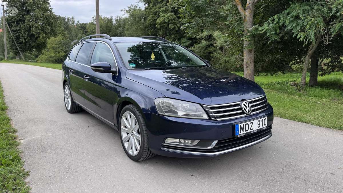 Volkswagen Passat - 1
