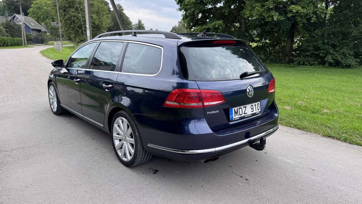 Volkswagen Passat - 4