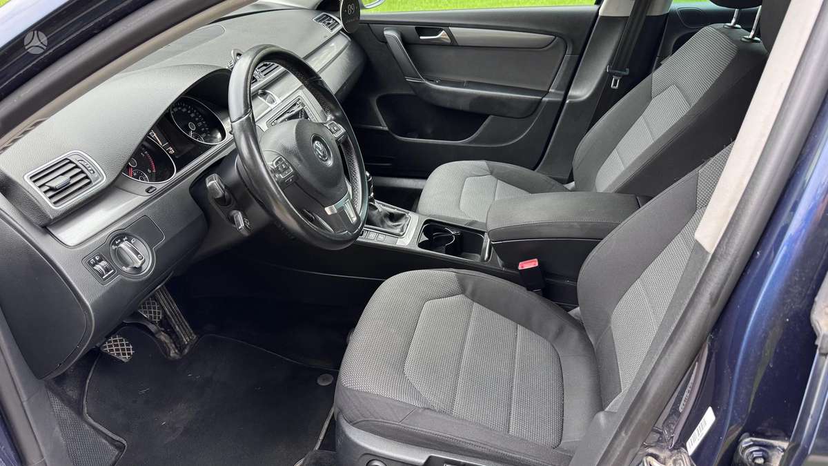 Volkswagen Passat - 9