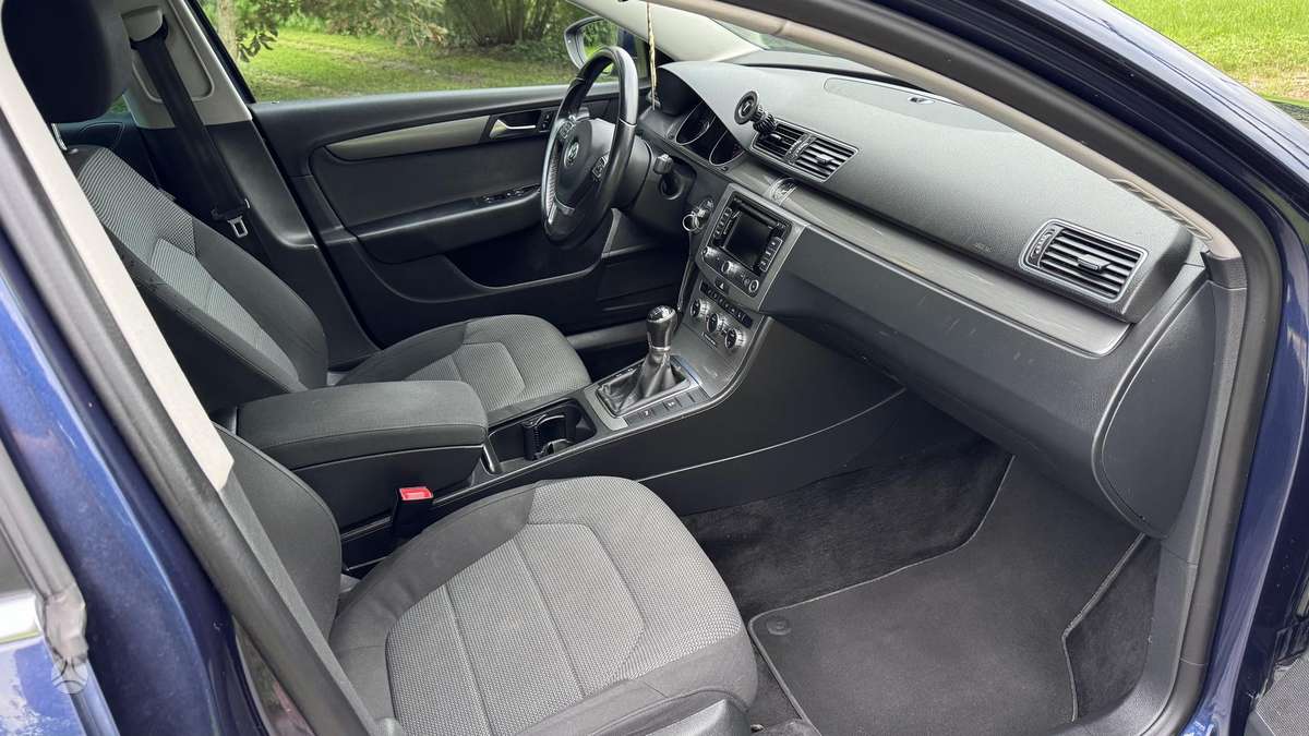 Volkswagen Passat - 10